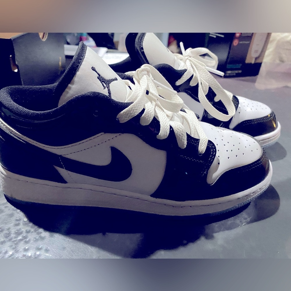 Air Jordan 1 Low SE Concord Black/White Size 4Y